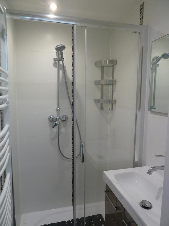 New 1 Bedroom Apt Place Garibaldi Nice Rom bilde