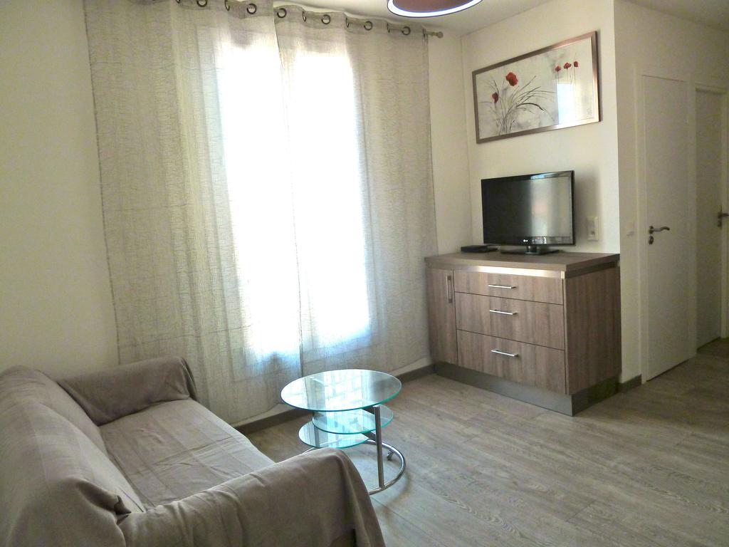 New 1 Bedroom Apt Place Garibaldi Nice Rom bilde